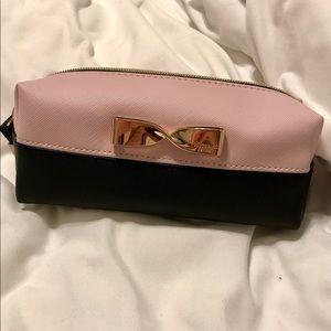 NWOT Victoria Secret Pink/Black w/ Bow Makeup Bag